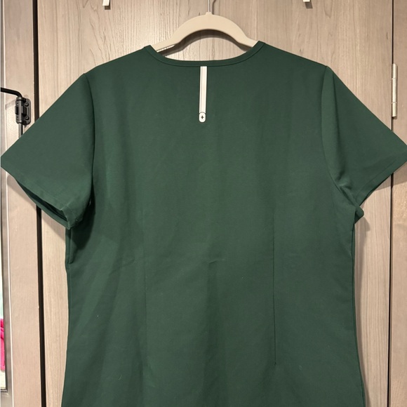 Figs Women's Short Sleeve Forest Green Top - Picture 2 of 9